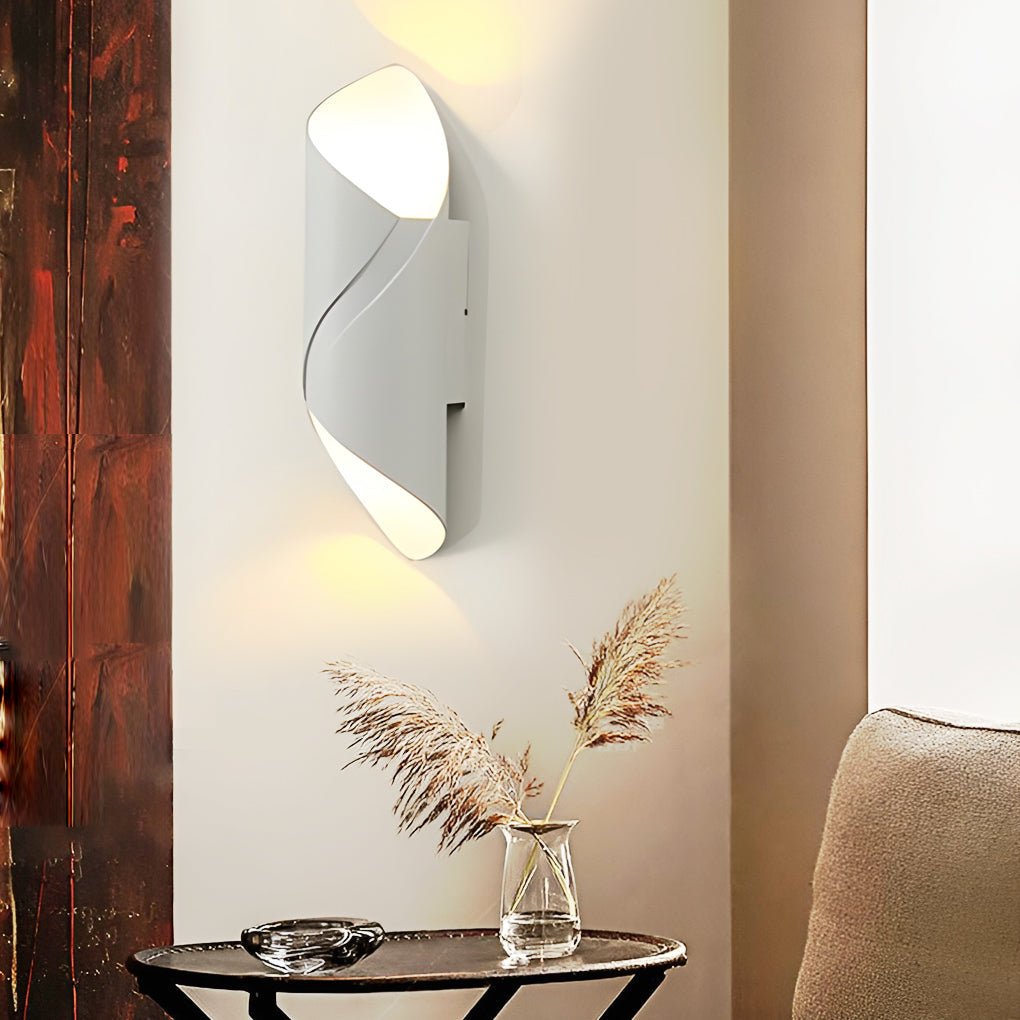 Outdoor wall lamp 