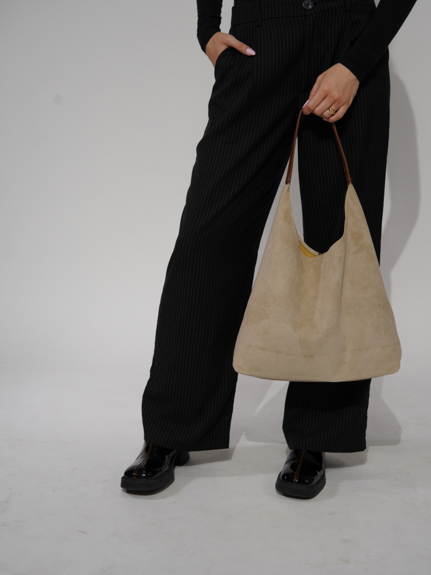 ROOS™ | SUEDE SHOULDER BAG