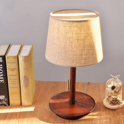 Gentle Glow Scandinavische walnotenlamp met luxe stoffen accenten