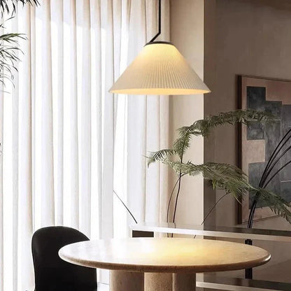 Noridic pleated cream pendant lamp