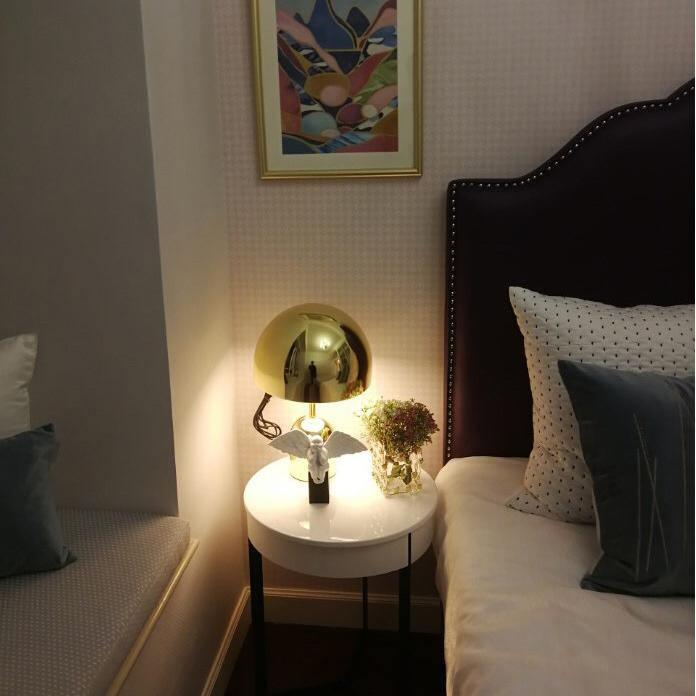 Bell table lamp