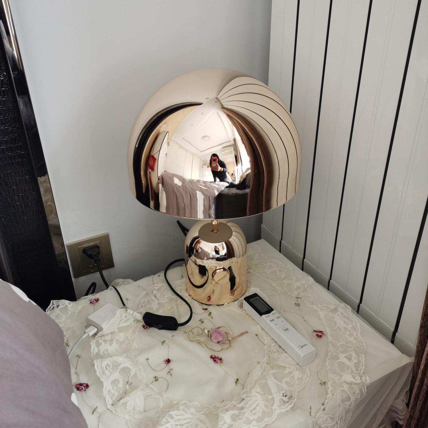 Bell table lamp