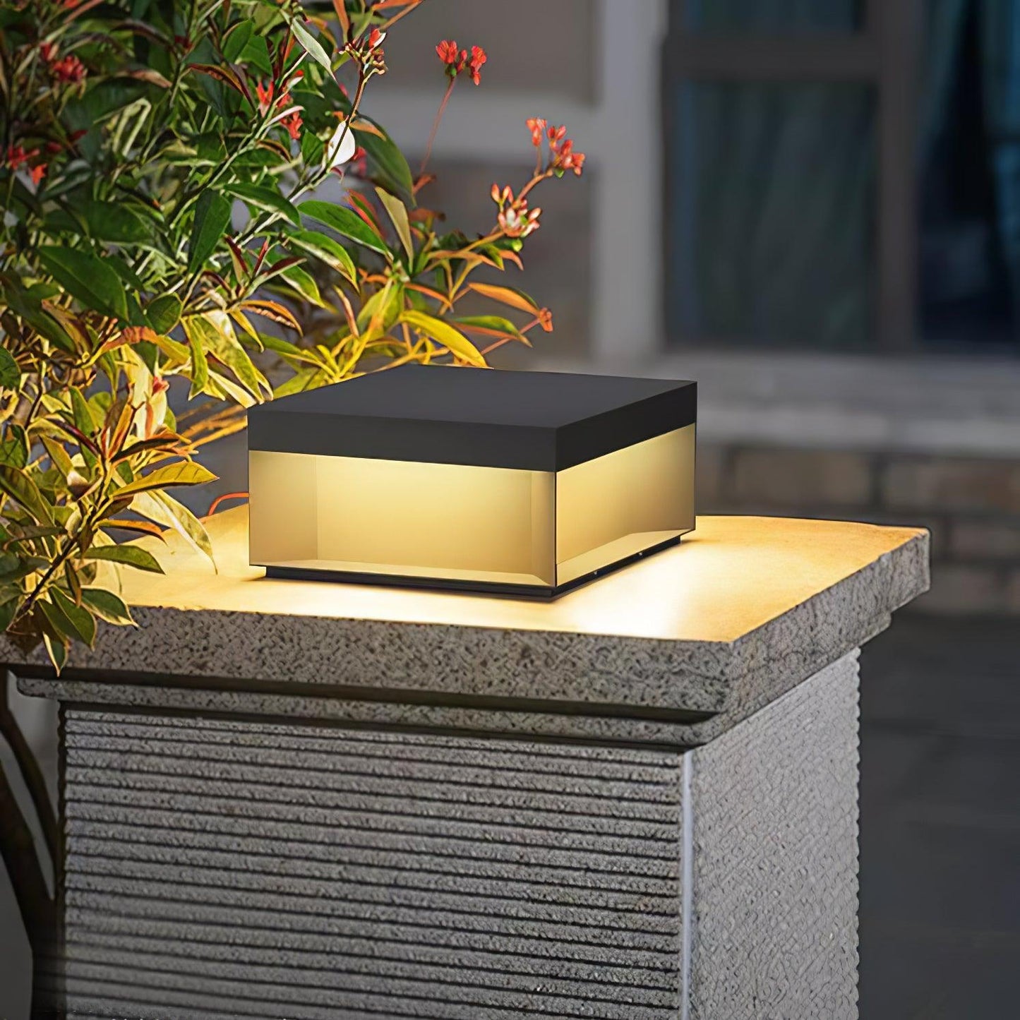 Outdoor lamp with solar energy 