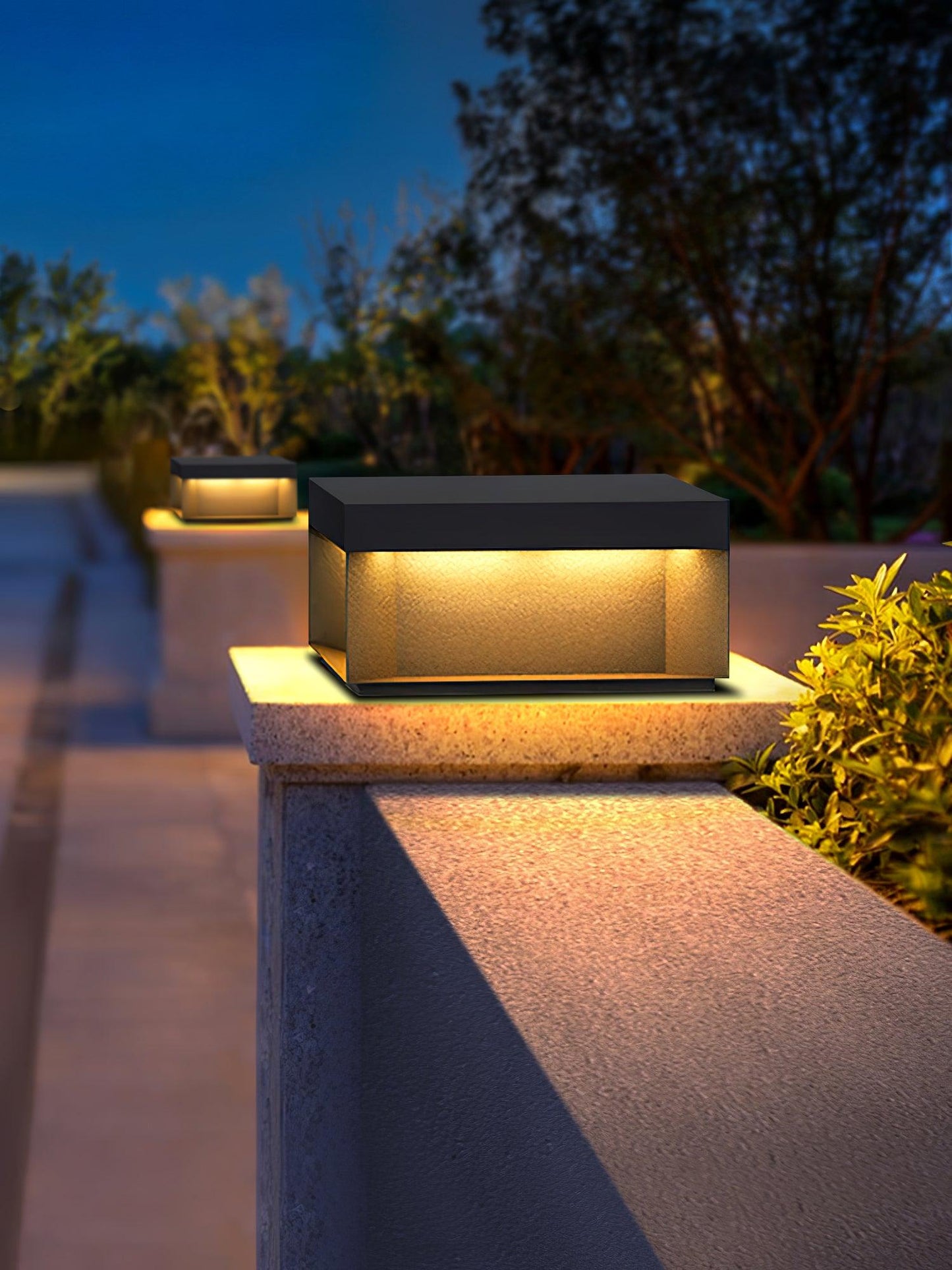 Outdoor lamp with solar energy 