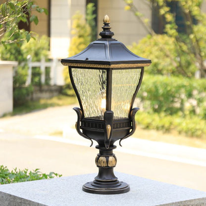 Outdoor lantern