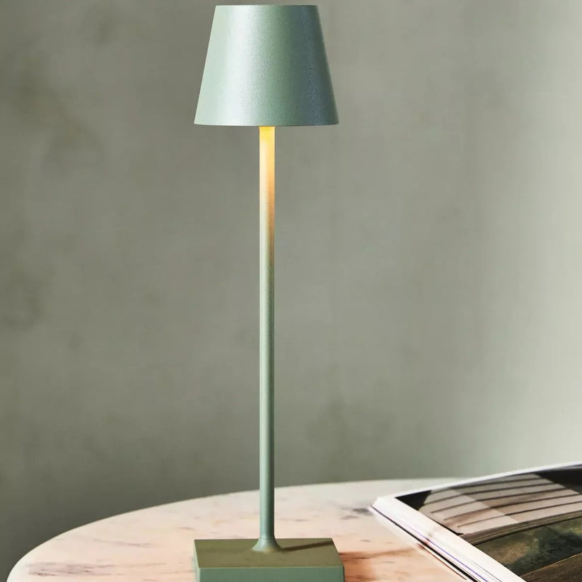 High table lamp with dimming function 