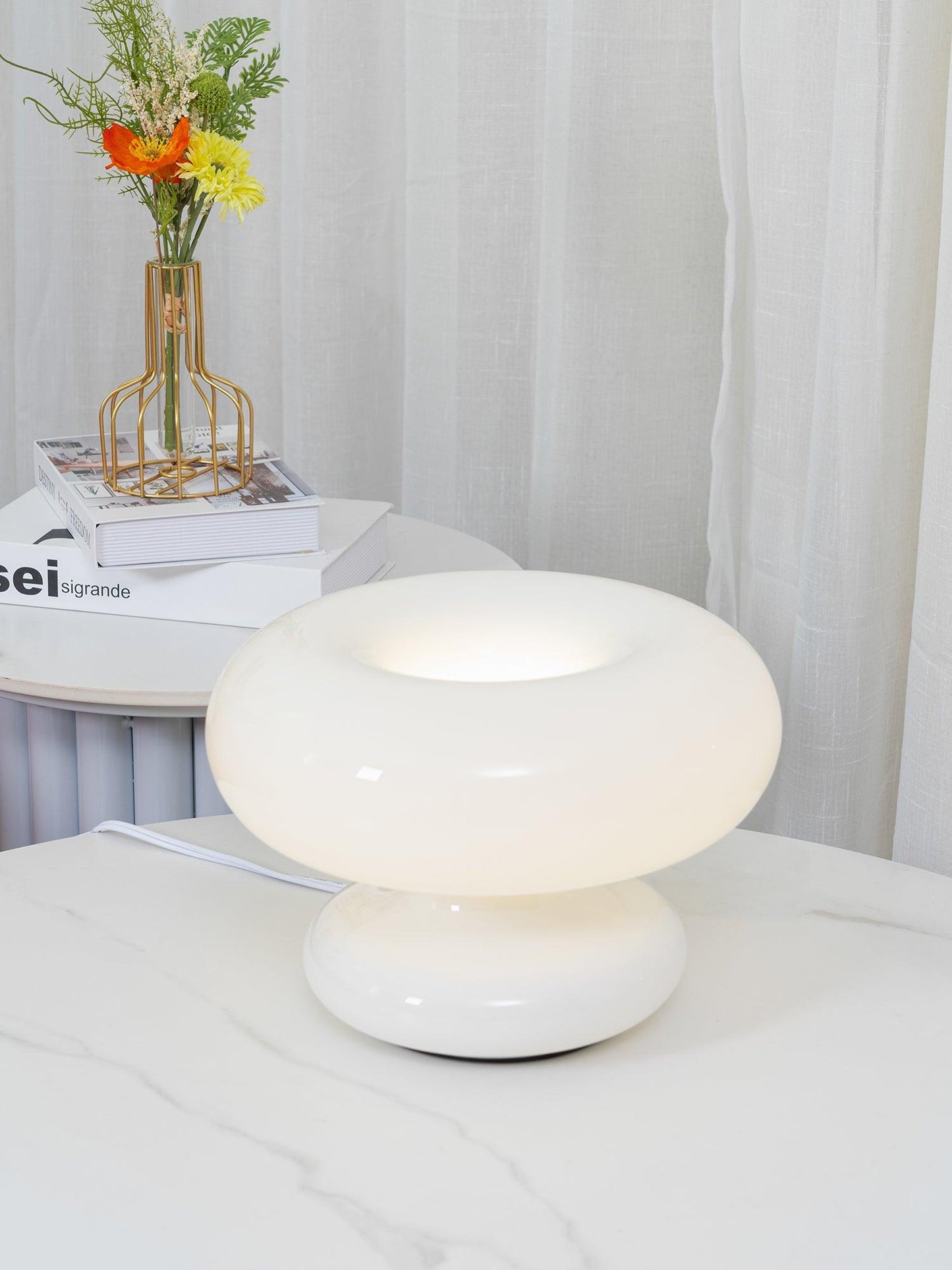 Donut table lamp 