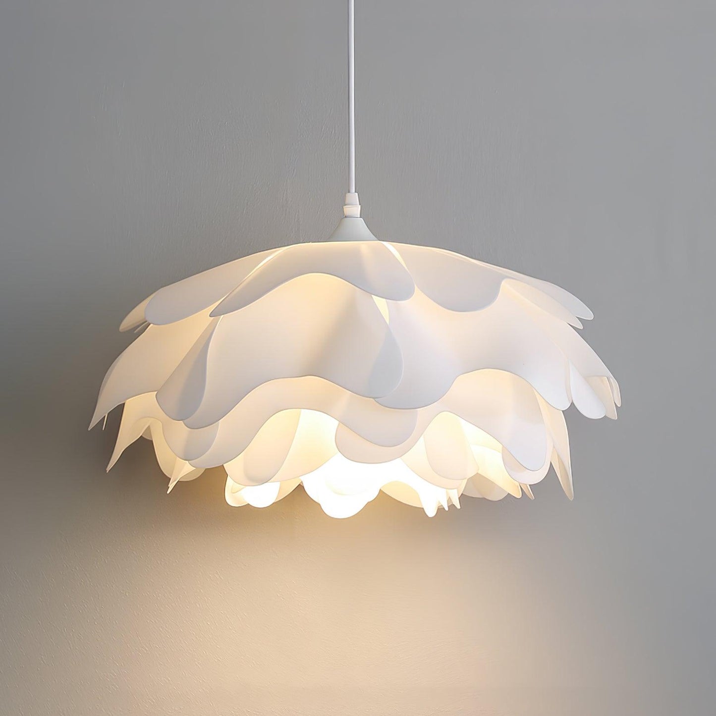 White pendant lamp in flower shape