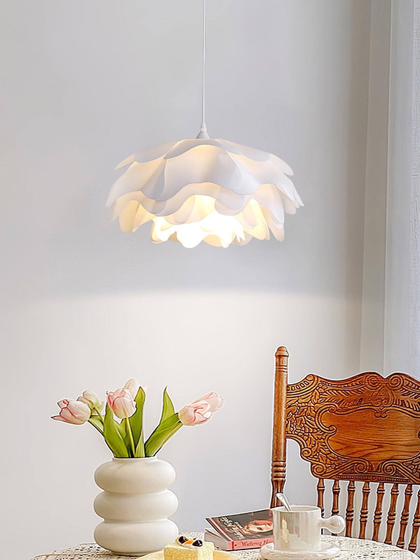 White pendant lamp in flower shape