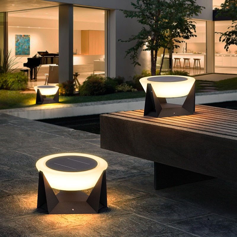 LandingLight™ | Luxury solar powered outdoor lamp 