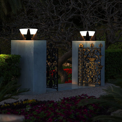 LandingLight™ | Luxury solar powered outdoor lamp 