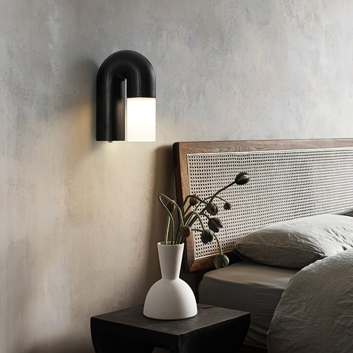 Arcus wooden wall lamp