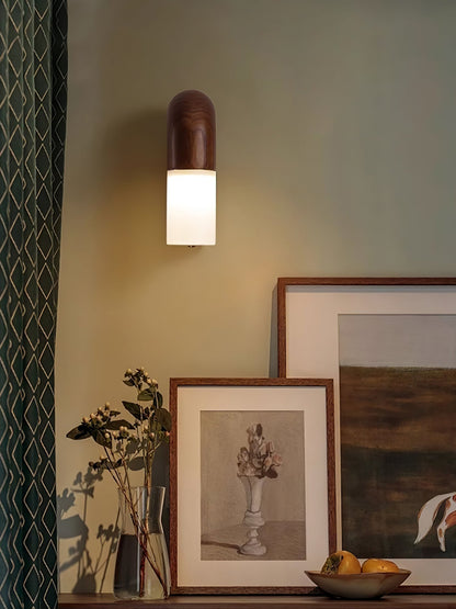 Arcus wooden wall lamp