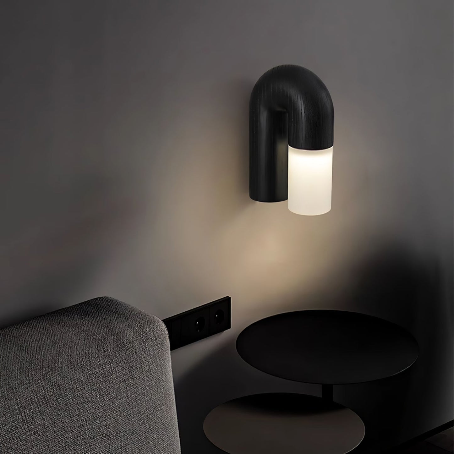 Arcus wooden wall lamp