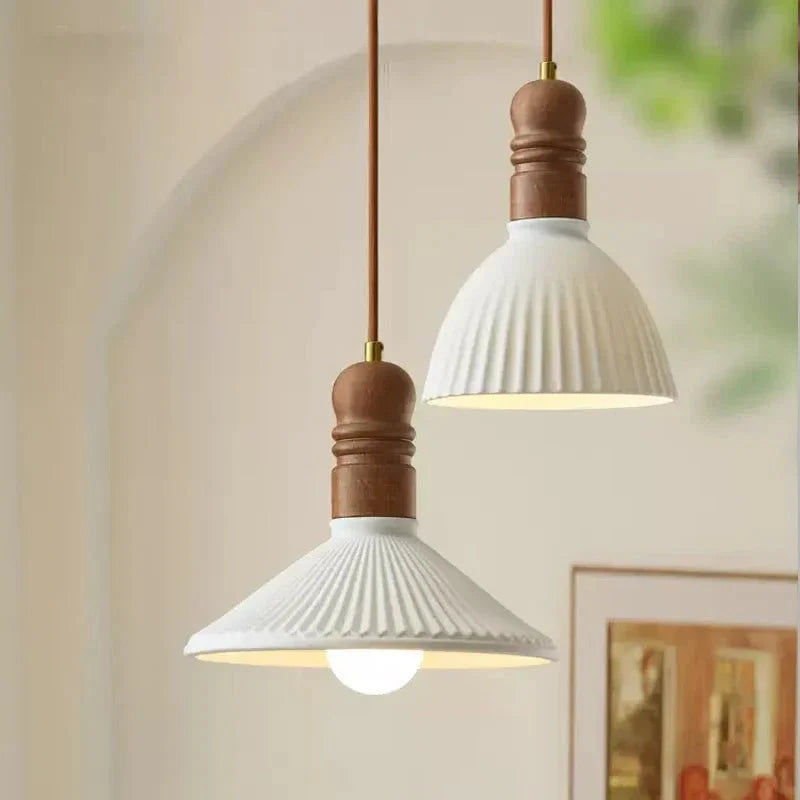 Cream Wind Solid Wood Pendant Lamp