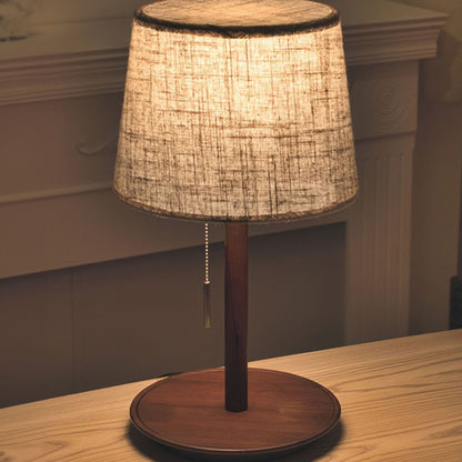 Gentle Glow Scandinavische walnotenlamp met luxe stoffen accenten