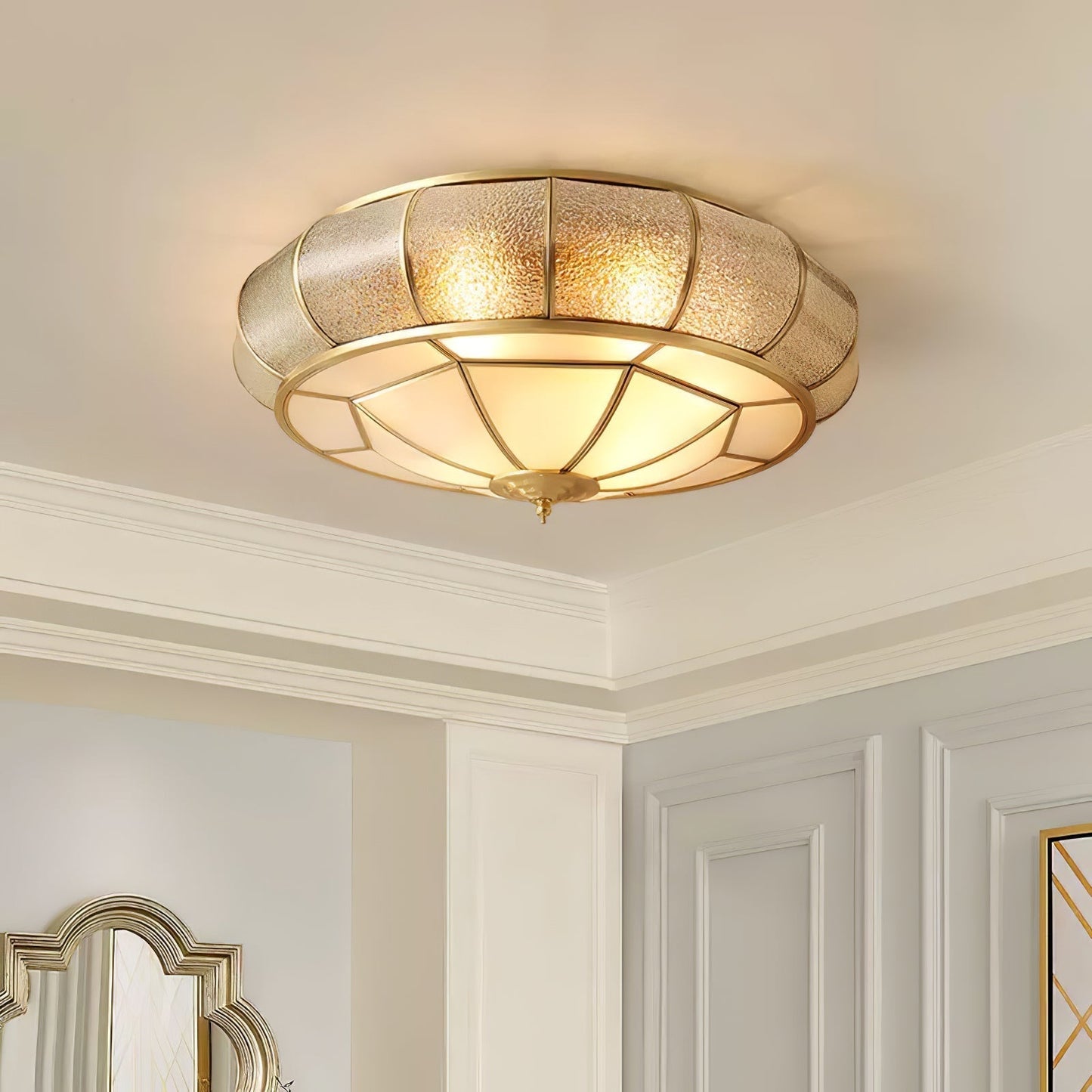 Round glass ceiling lamp with structure