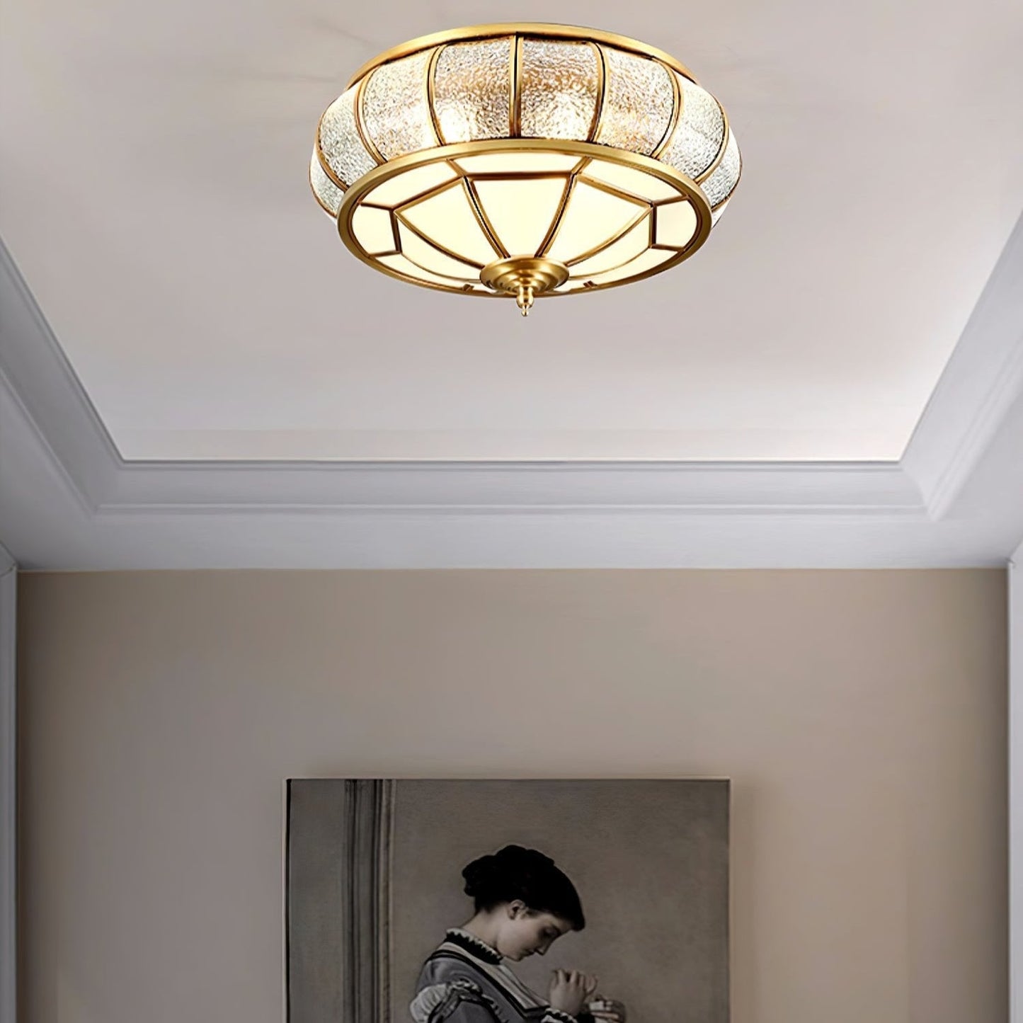 Round glass ceiling lamp with structure