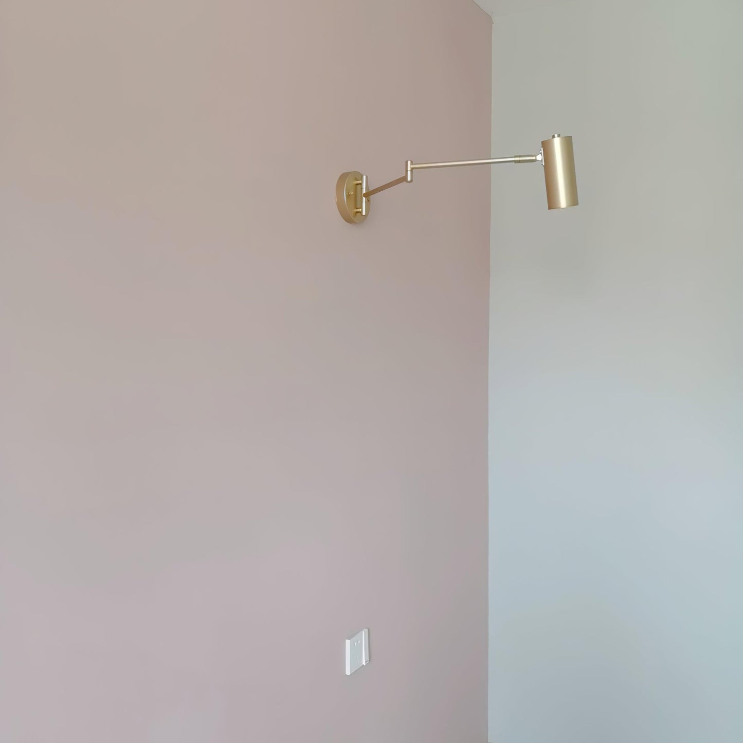 Swivel arm wall lamp 