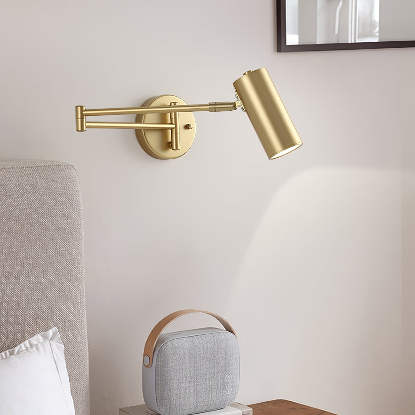 Swivel arm wall lamp 