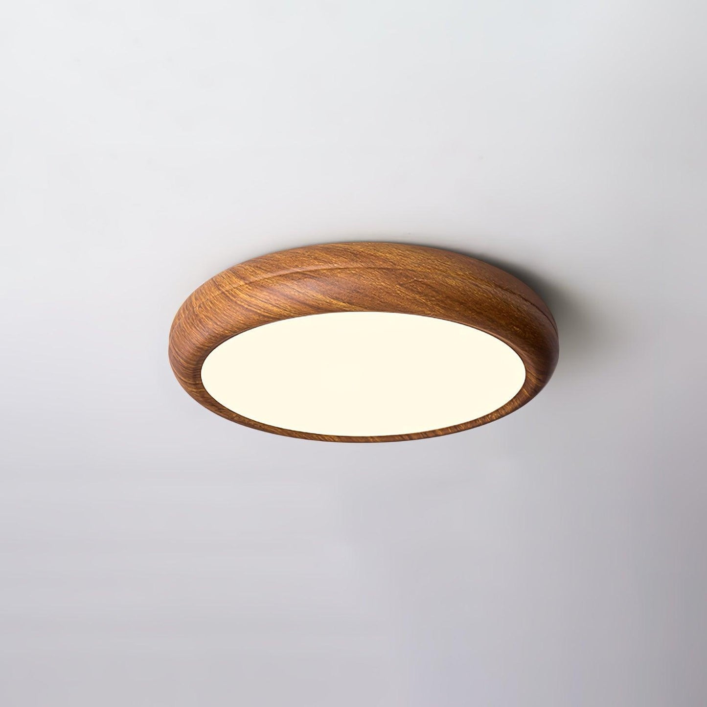 Round ceiling lamp with wood grain 