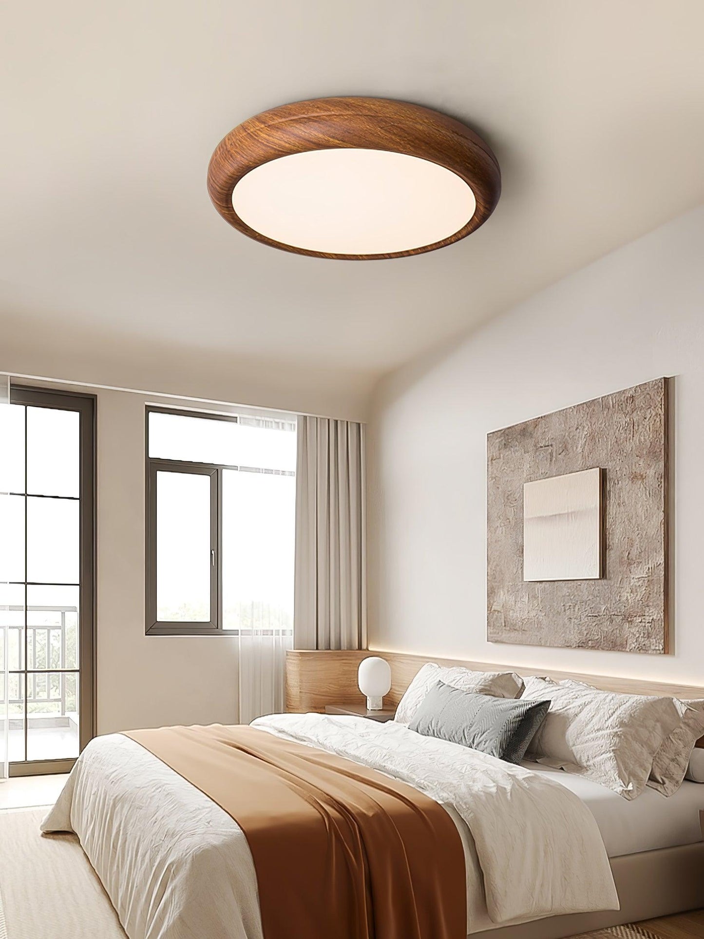 Round ceiling lamp with wood grain 