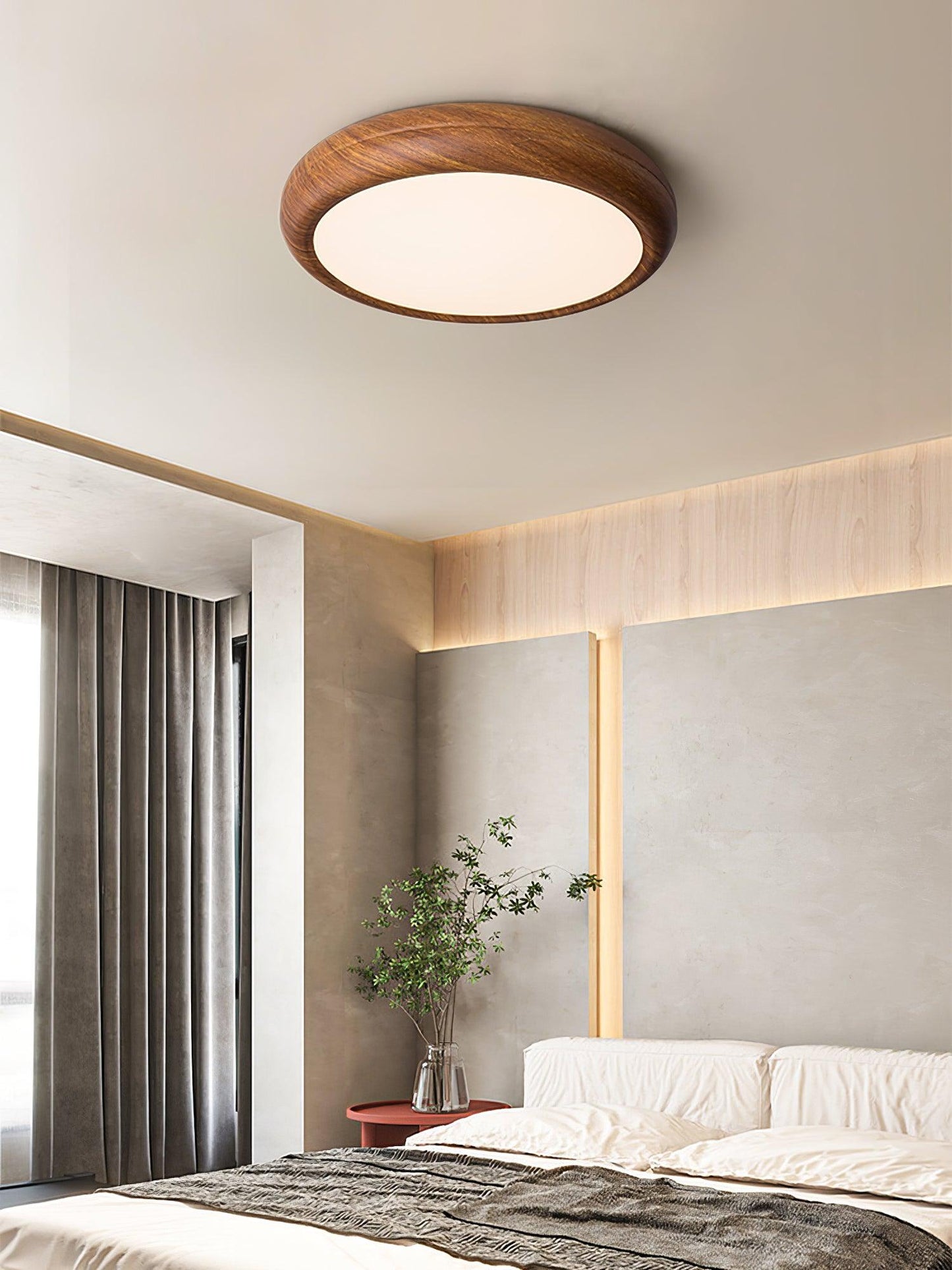 Round ceiling lamp with wood grain 