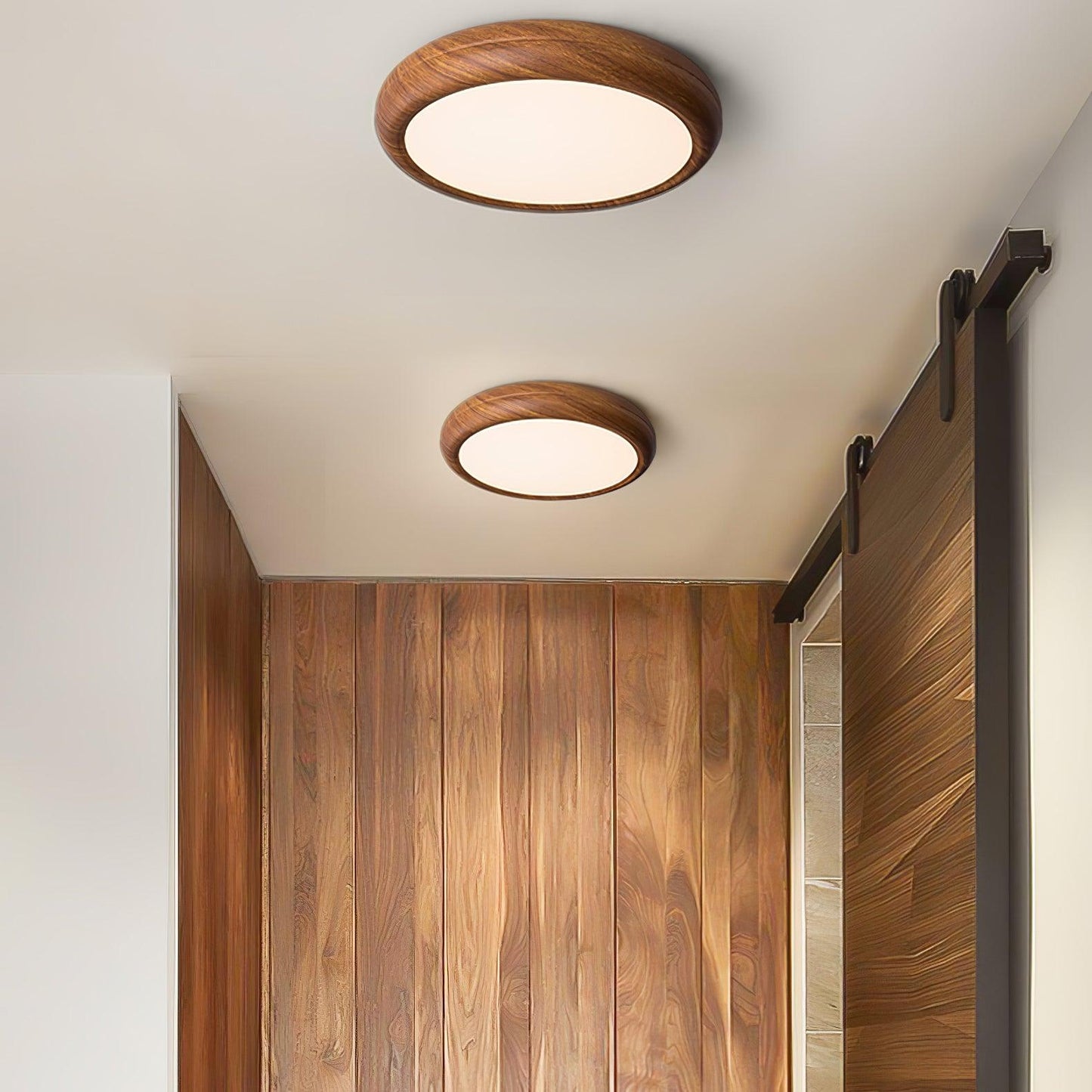 Round ceiling lamp with wood grain 