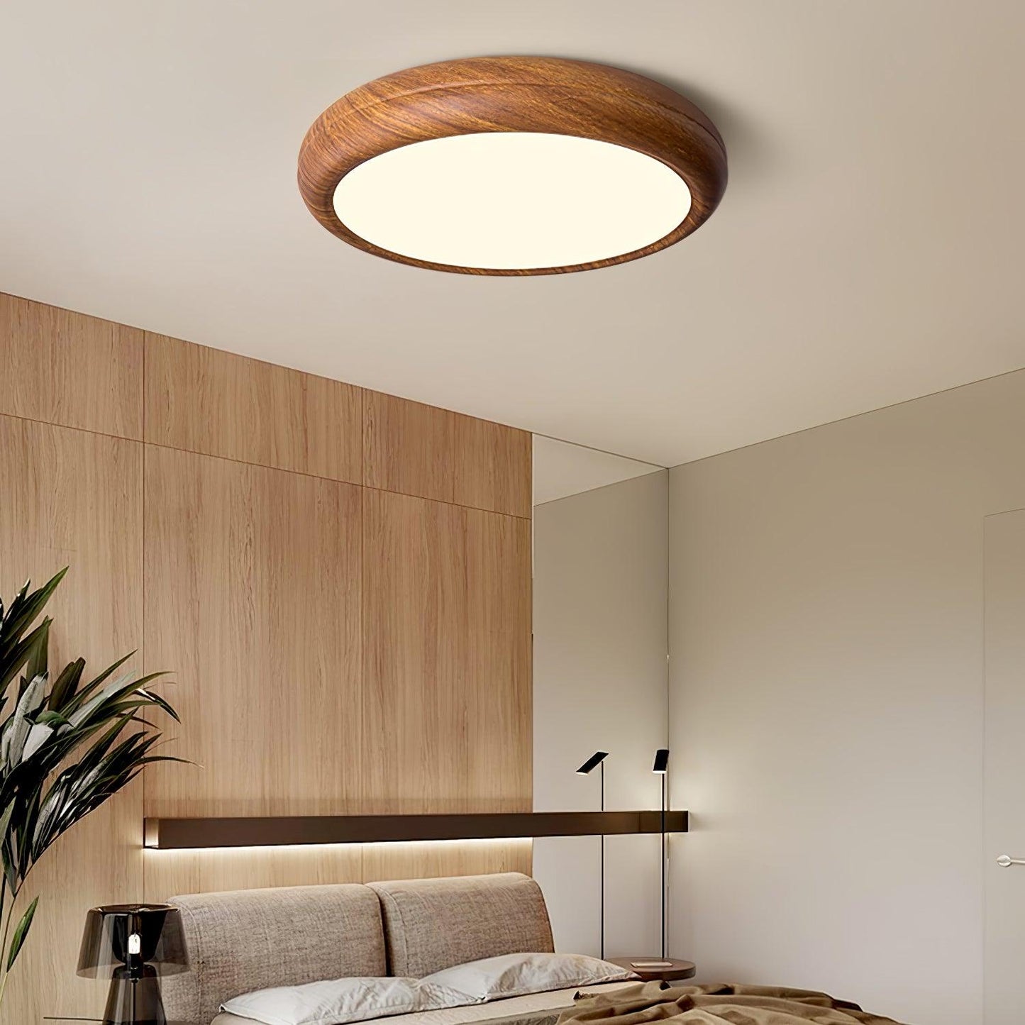 Round ceiling lamp with wood grain 