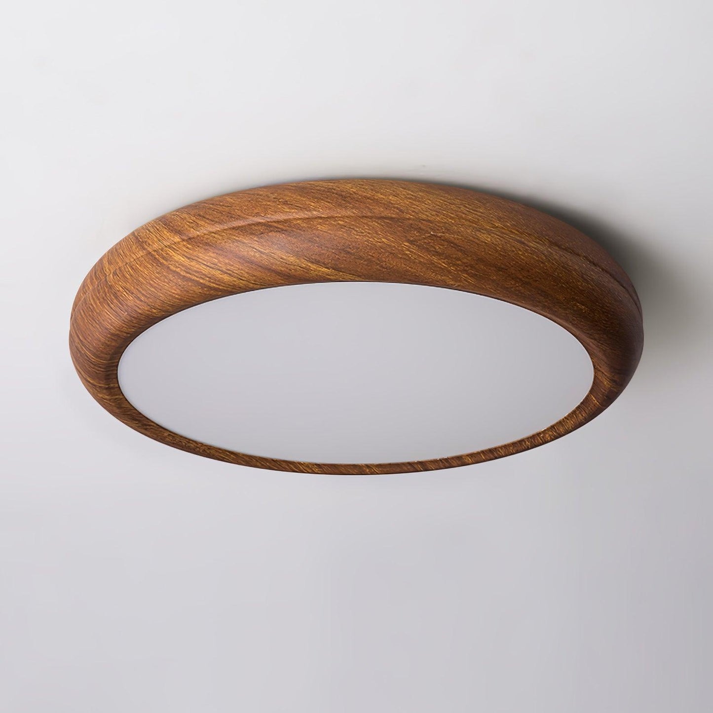 Round ceiling lamp with wood grain 