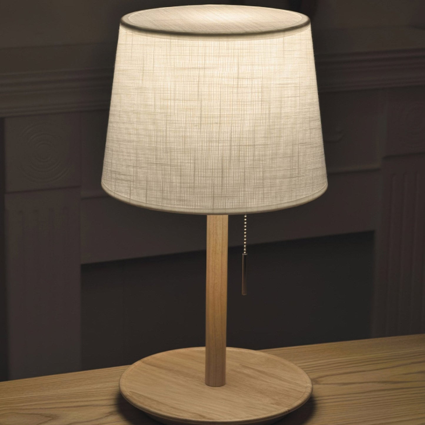 Gentle Glow Scandinavische walnotenlamp met luxe stoffen accenten