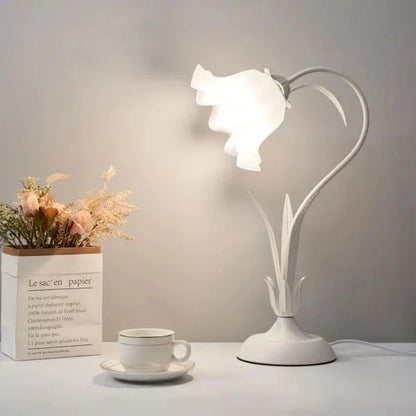 Vintage adjustable flower table lamp