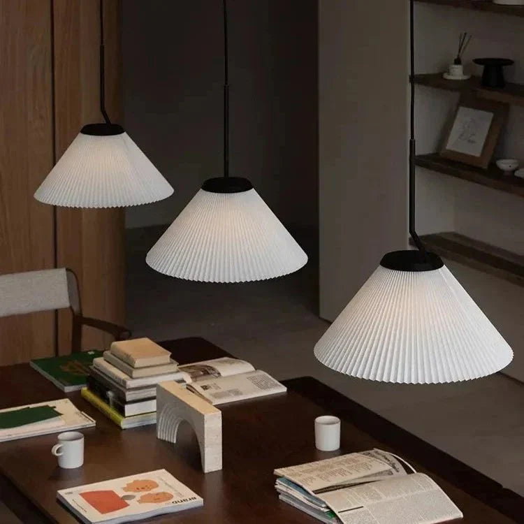 Noridic pleated cream pendant lamp